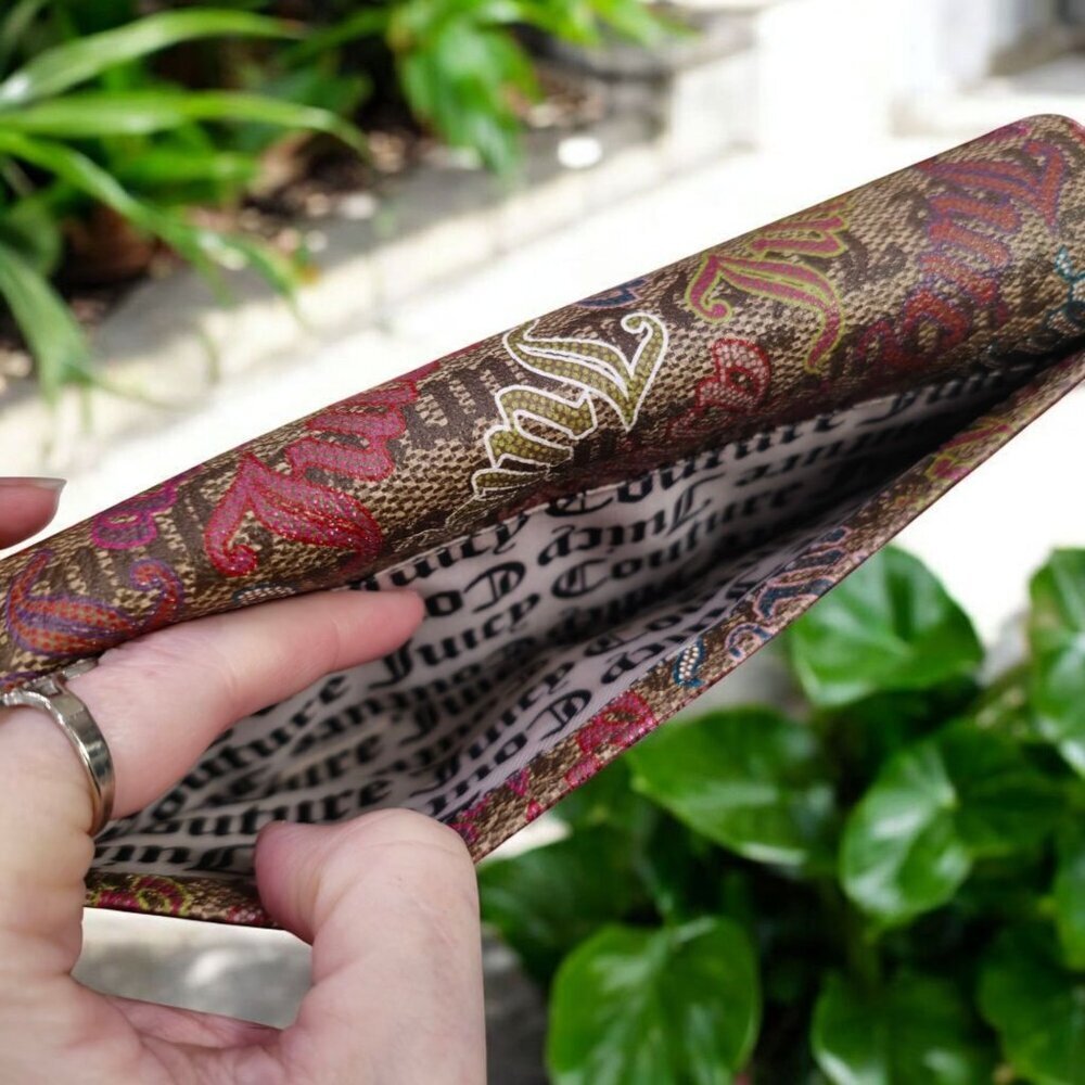 Juicy Couture ✦ Signature Print Wallet ✦ Pink & Gold Accents w/ Bonus Candles - Picture 7 of 13